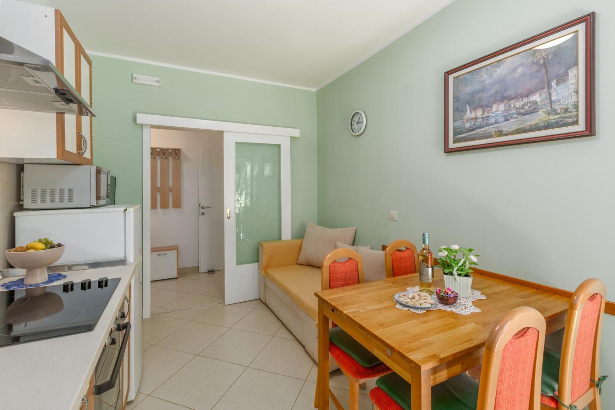 Apartment With A Parking Space - 2216 Porec