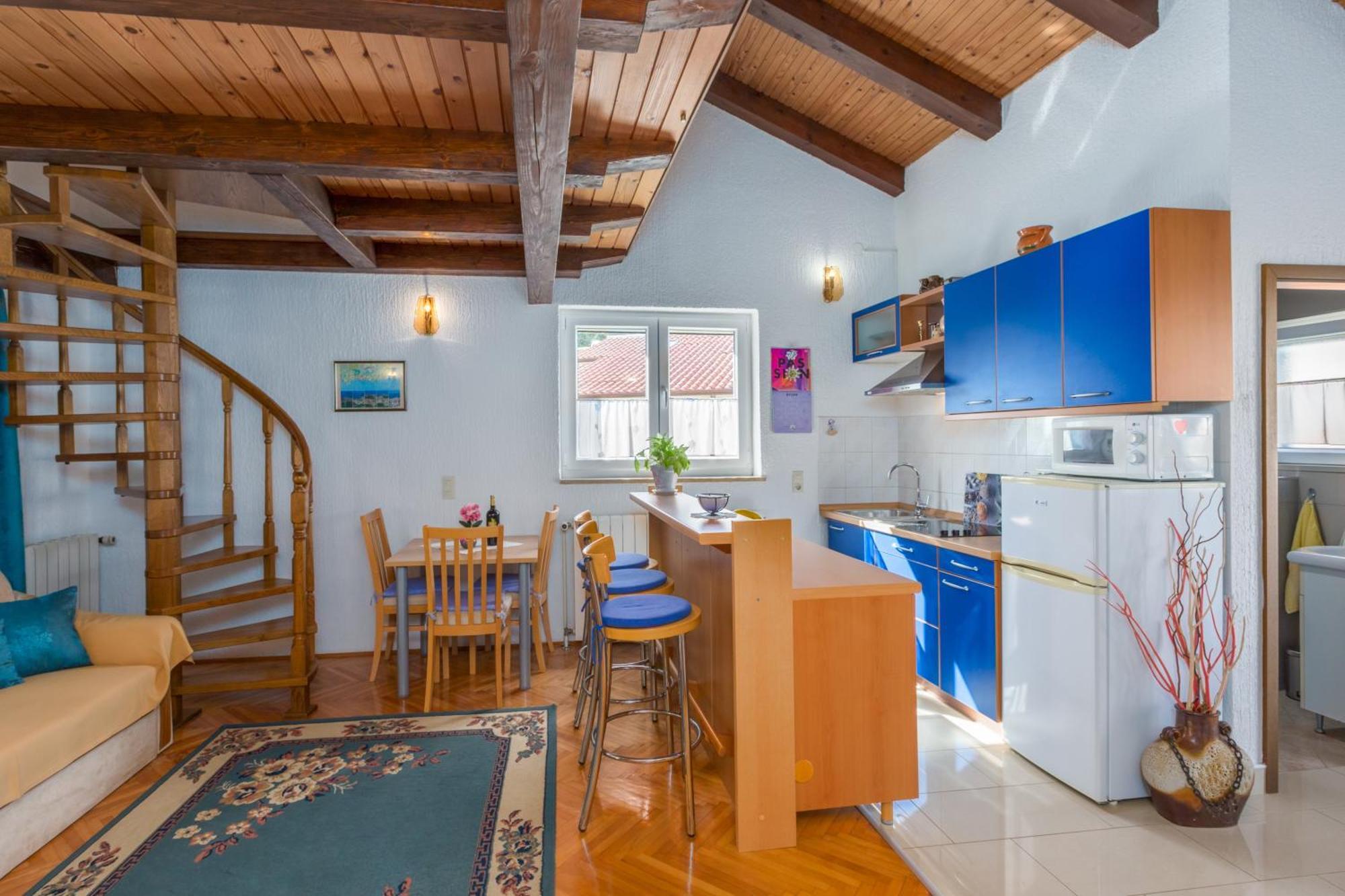 Apartment With A Parking Space - 2216 Poreč